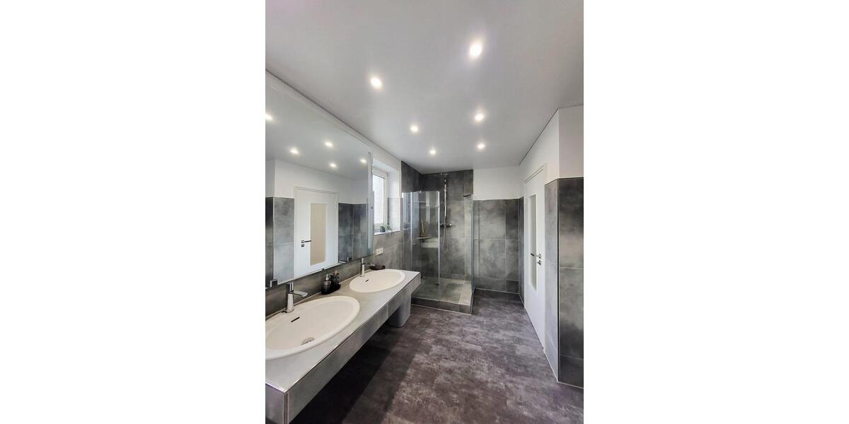 Etagenwohnung Mülheim an der Ruhr Broich - 3.5 Zimmer, 106 m&sup2;, 1.800&euro; | Angebot:25994042