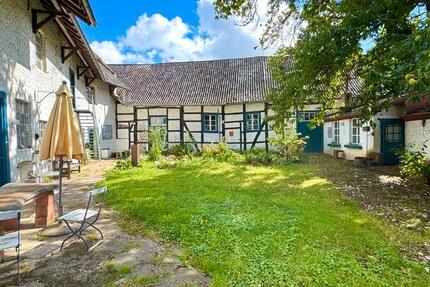 Haus Jüchen - 7 Zimmer, 164 m&sup2;, 639.000&euro; | Angebot:24997361