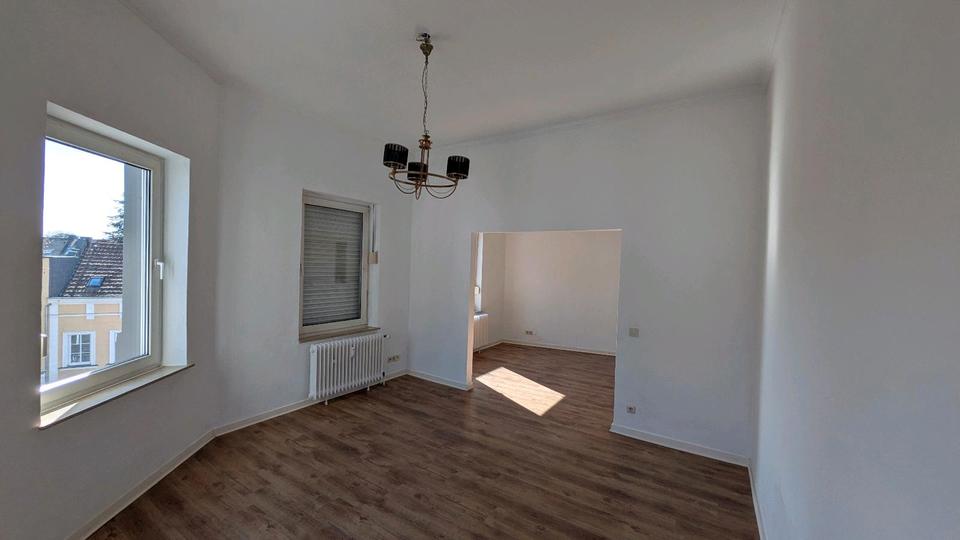 Etagenwohnung Mönchengladbach West - 2.5 Zimmer, 69 m&sup2;, 680&euro; | Angebot:25947660