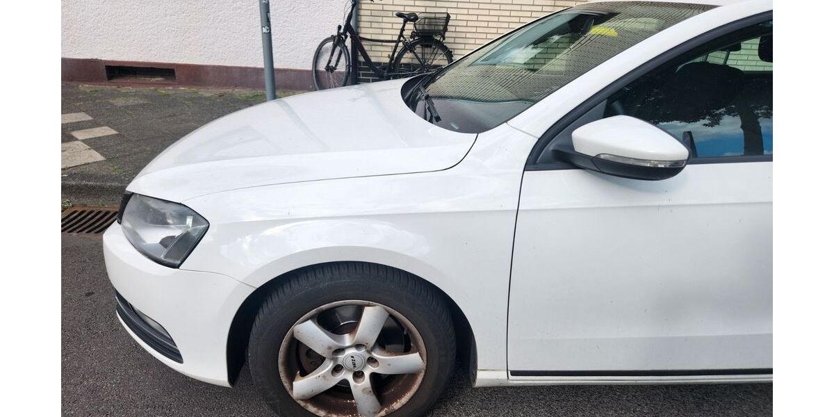 VW Passat 179.448 km 5.599 &euro; Mönchengladbach 41236