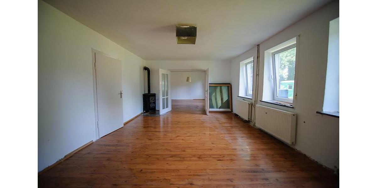 Einfamilienhaus Brüggen - 9 Zimmer, 200 m&sup2;, 450.000&euro; | Angebot:23836303