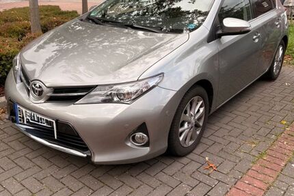 Toyota Auris 44.775 km 13.400 &euro; Neuss 41462