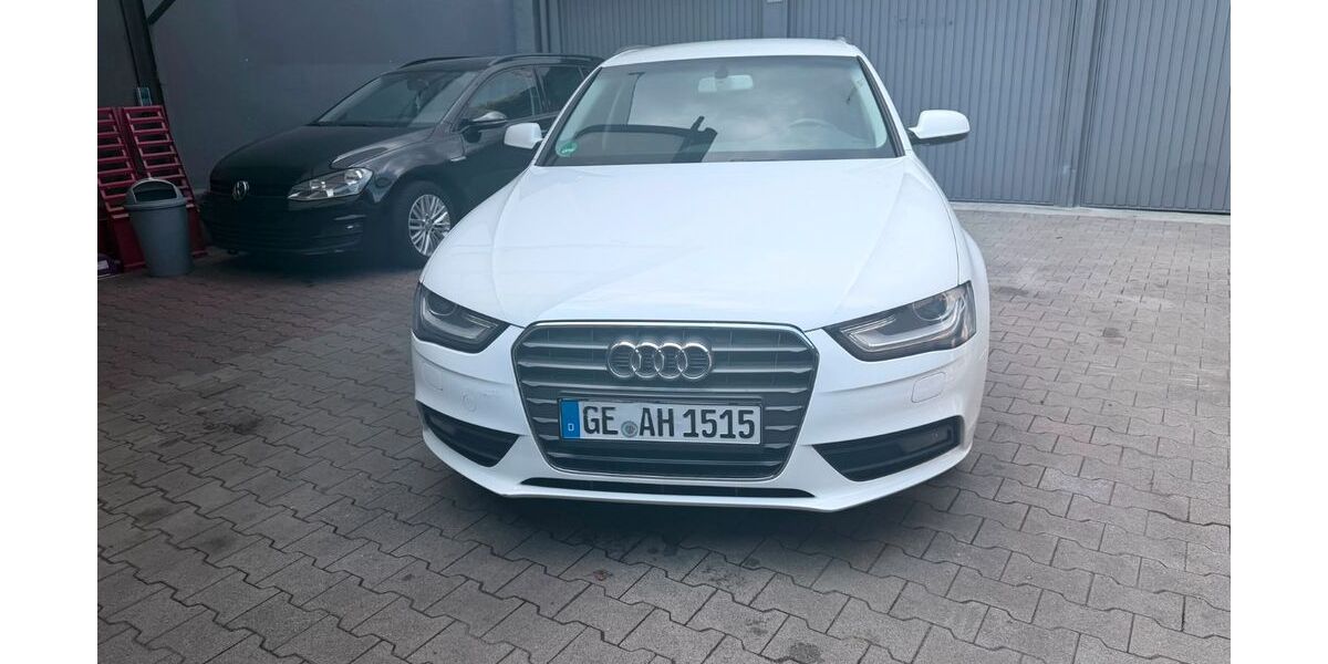 Audi A4 215.000 km 6.199 &euro; Mülheim an der Ruhr 45468