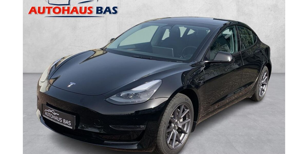 Tesla Model 3 127.987 km 28.950 &euro; Kaarst 41564