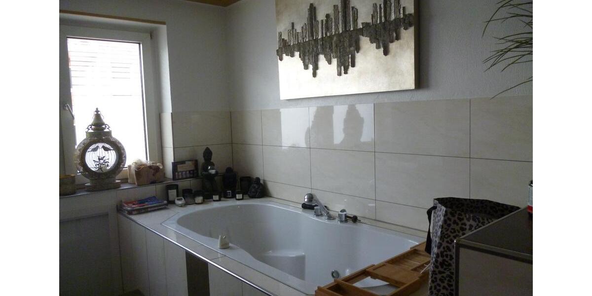 Etagenwohnung Mönchengladbach Ost - 2 Zimmer, 170 m&sup2;, 1.200&euro; | Angebot:24849031