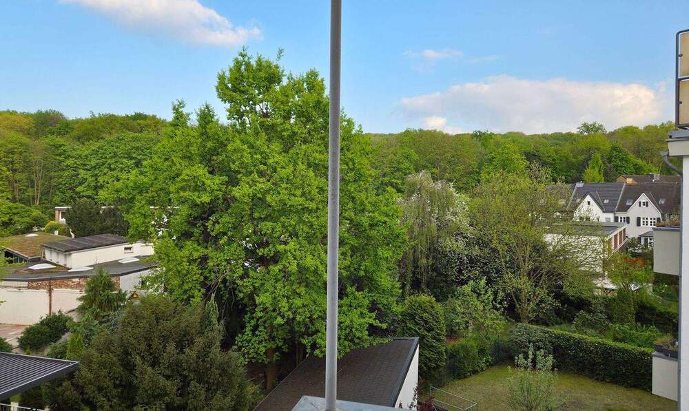 Etagenwohnung Düsseldorf Rath - 3 Zimmer, 92 m&sup2;, 1.250&euro; | Angebot:25774715