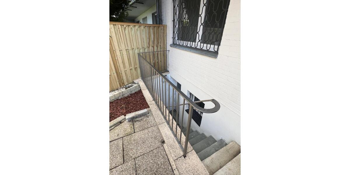 Erdgeschoßwohnung Hilden - 7 Zimmer, 155 m&sup2;, 2.050&euro; | Angebot:26013823