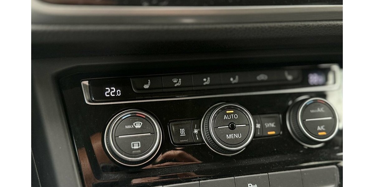 VW Touran 1.Hd / Automatik / AHK / 7 Sitze / Navi 110.000 km 23.490 &euro; Mönchengladbach 41066