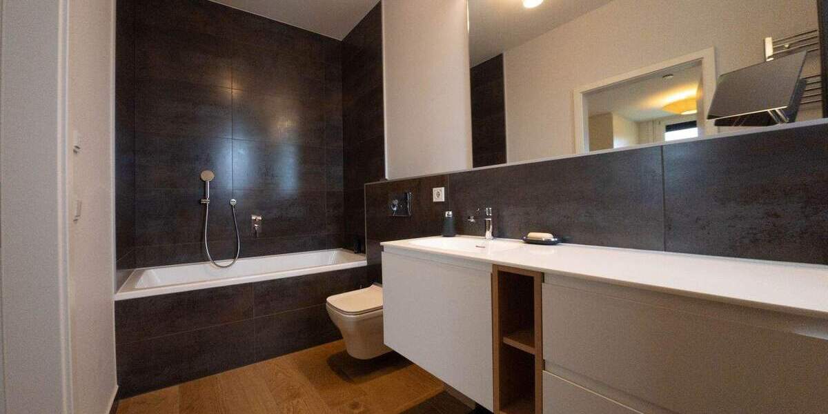 Etagenwohnung Düsseldorf Düsseltal - 4 Zimmer, 129 m&sup2;, 1.250.000&euro; | Angebot:25877193