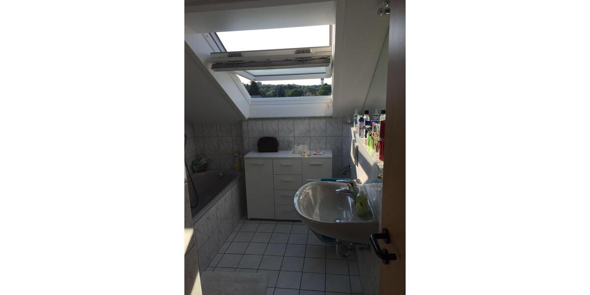 Dachgeschoßwohnung Wegberg - 3 Zimmer, 80 m&sup2;, 580&euro; | Angebot:25990055