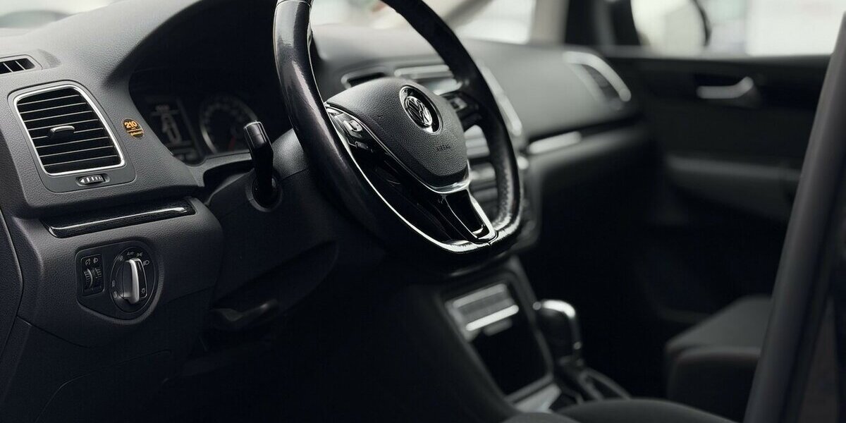 VW Sharan Sound / EL.Türe / Carplay / Kamera / DAB 113.657 km 24.590 &euro; Mönchengladbach 41066