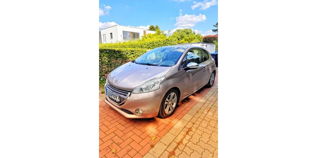 Peugeot 208 135.000 km 4.800 &euro; Meerbusch 40667