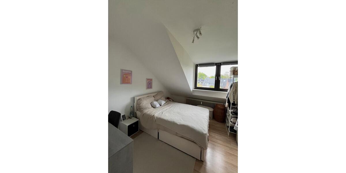 Dachgeschoßwohnung Mönchengladbach Süd - 2 Zimmer, 35 m&sup2;, 510&euro; | Angebot:26485657
