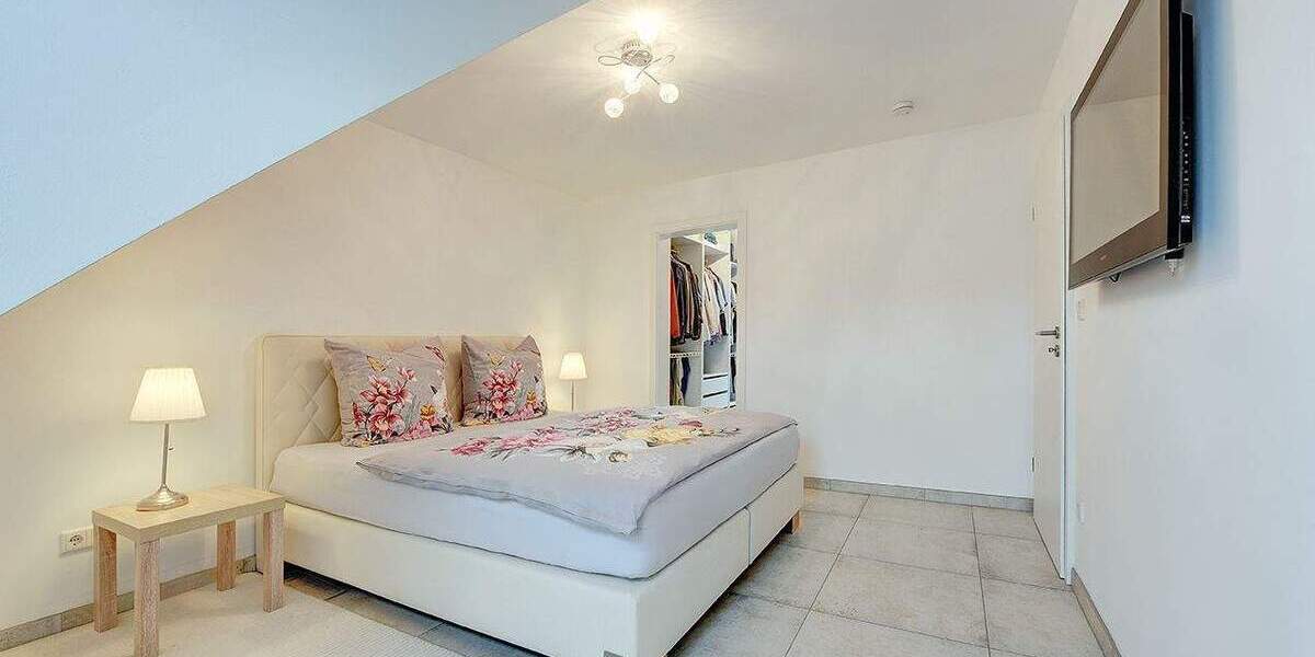 Einfamilienhaus Düsseldorf Unterrath - 5 Zimmer, 143 m&sup2;, 1.298.000&euro; | Angebot:25744337