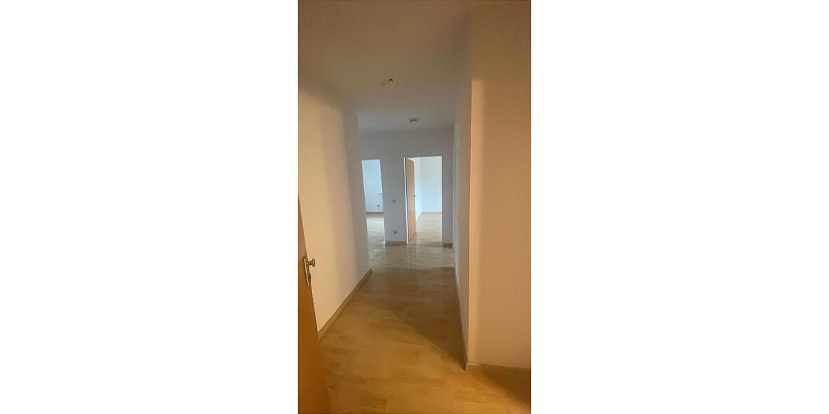 Dachgeschoßwohnung Mönchengladbach Süd - 3 Zimmer, 70 m&sup2;, 800&euro; | Angebot:25690781