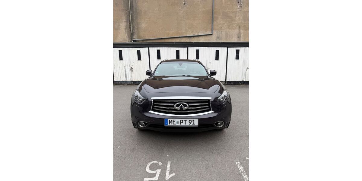 INFINITI QX70 170.000 km 13.999 &euro; Mettmann 40822