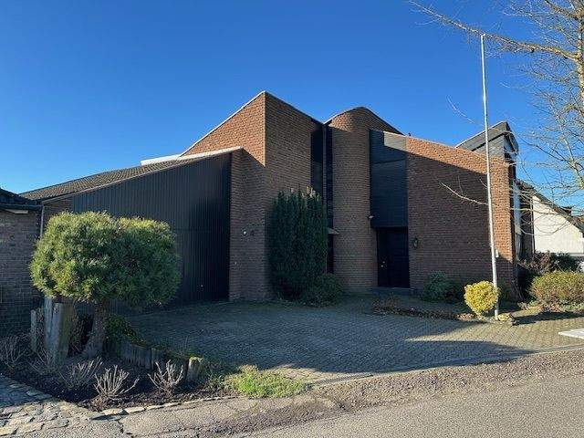 Einfamilienhaus Mönchengladbach Venn - 9 Zimmer, 236 m&sup2;, 698.000&euro; | Angebot:25704611