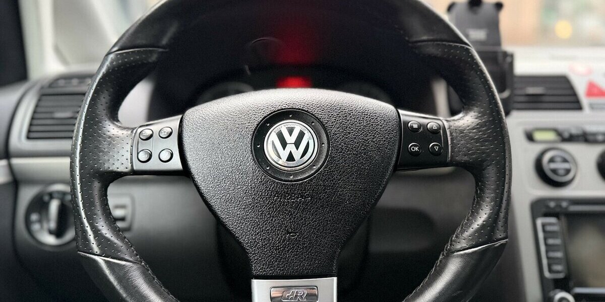 VW Touran R-Line / Leder / 7Sitze / 1.Hd / Navi 125.000 km 11.900 &euro; Mönchengladbach 41066