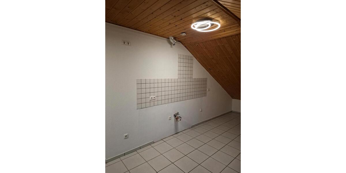 Dachgeschoßwohnung Mönchengladbach West - 2 Zimmer, 58 m&sup2;, 582&euro; | Angebot:25907531