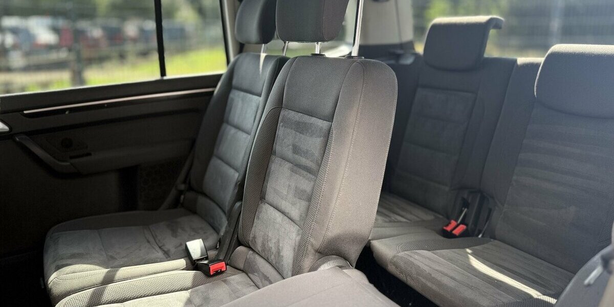 VW Touran Highline / Navi / 7 Sitze / Klima / AHK 255.000 km 7.190 &euro; Mönchengladbach 41066