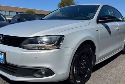 VW Jetta 141.166 km 6.690 &euro; Düsseldorf 40233