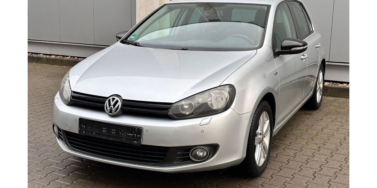 VW Golf 180.000 km 4.900 &euro; Düsseldorf - Bezirk 8 40231