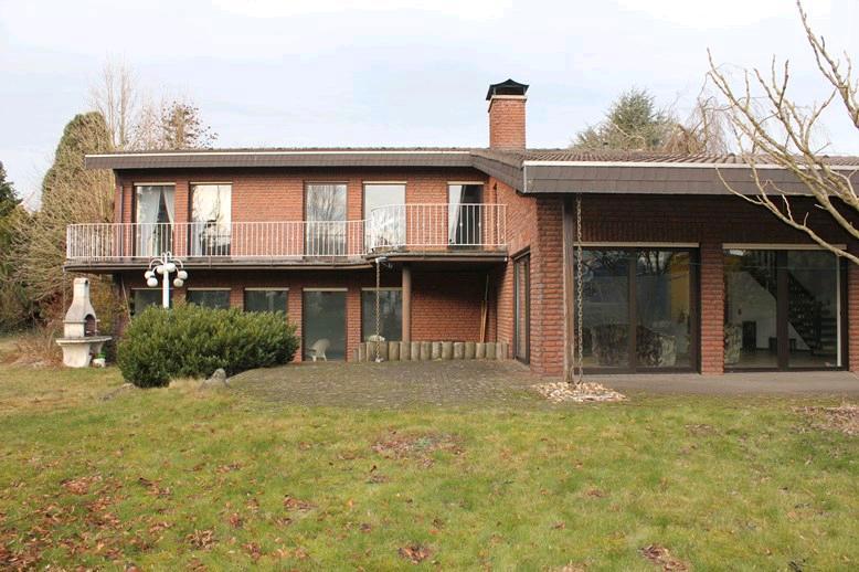 Villa Kerken - 12 Zimmer, 442 m&sup2;, 3.300&euro; | Angebot:25384163