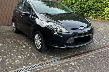 Ford Fiesta 141.000 km 3.999 &euro; Düsseldorf 40470
