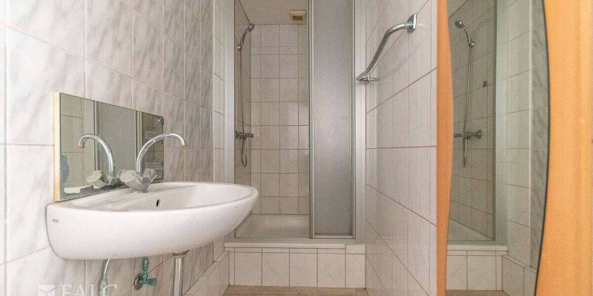 Mehrfamilienhaus, Wohnhaus Krefeld Stadtmitte - 1 Zimmer, 370 m&sup2;, 799.999&euro; | Angebot:26081937