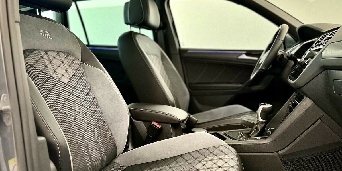 VW Tiguan R-Line / Pano / Kamera / KeylessGO 29.000 km 40.990 &euro; Mönchengladbach 41066