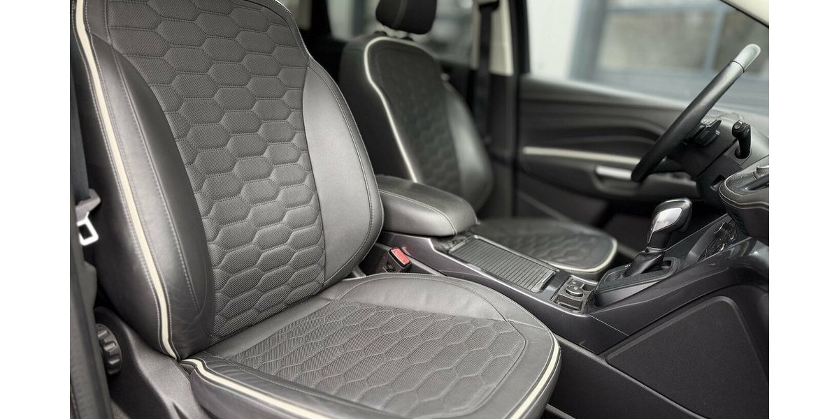 Ford Kuga Vignale / Panorama / Kamera / Keyless GO 34.000 km 22.490 &euro; Mönchengladbach 41066