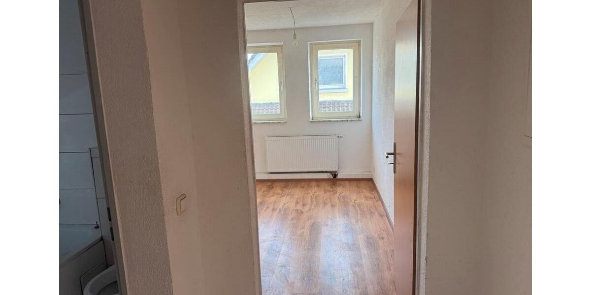 Dachgeschoßwohnung Duisburg Rheinhausen - 1 Zimmer, 50 m&sup2;, 625&euro; | Angebot:26682992