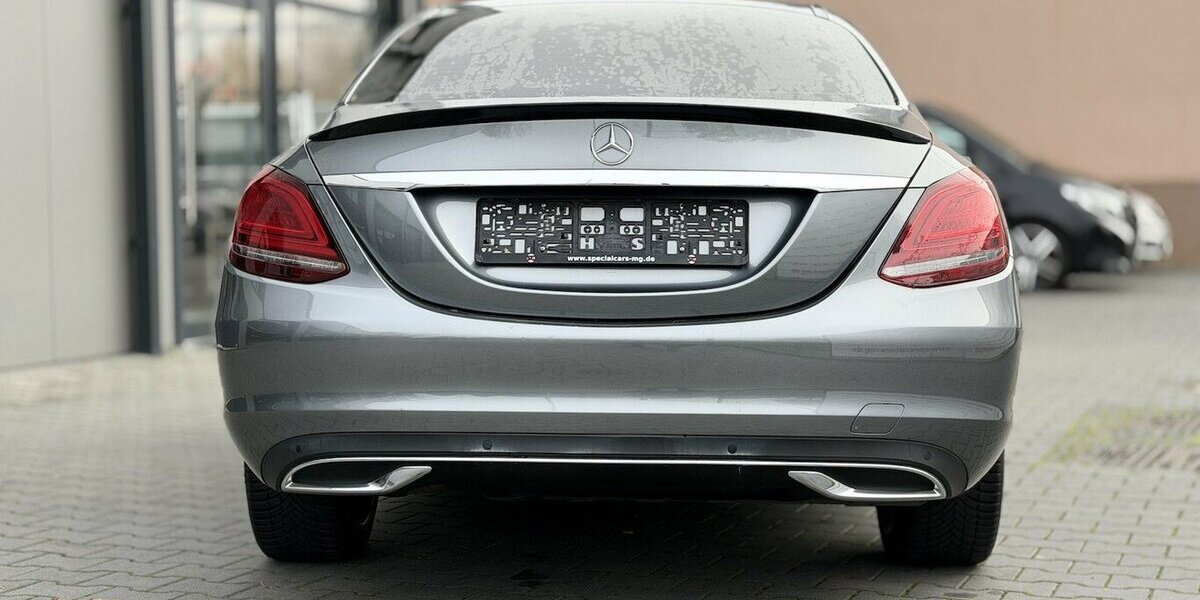 Mercedes-Benz C 220 Designo / AMG / LED / 360° Cam / Allrad 220.000 km 20.990 &euro; Mönchengladbach 41066