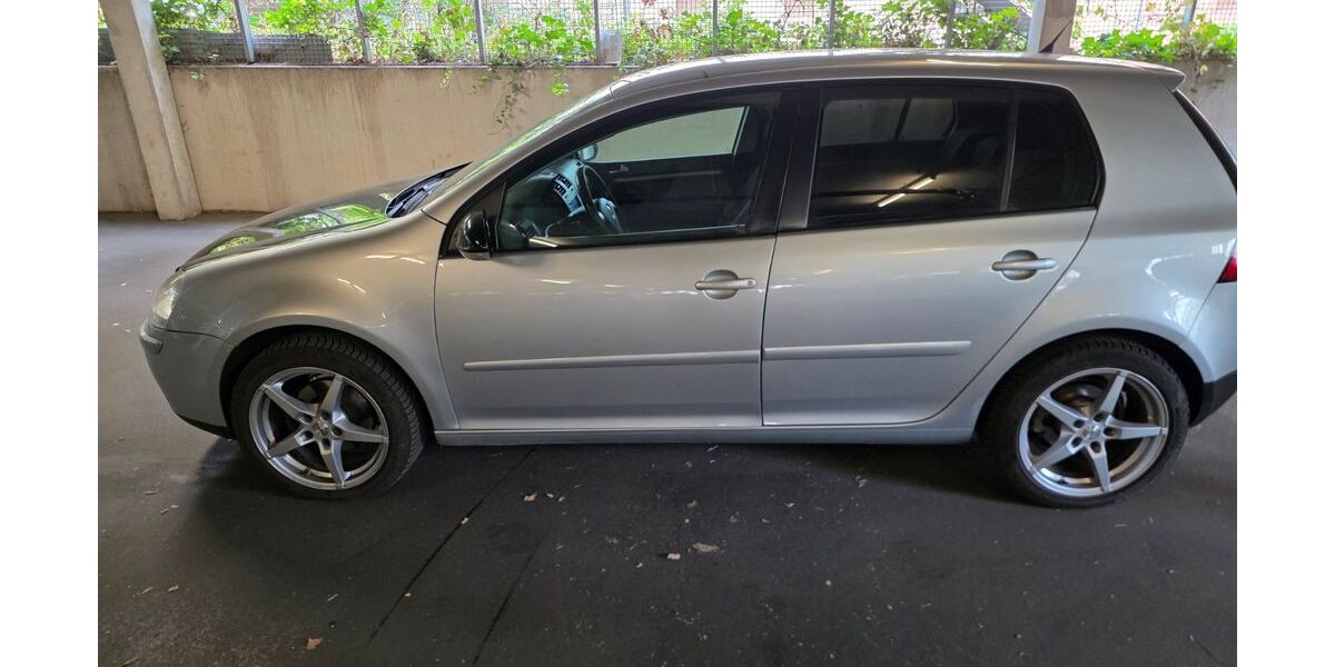 VW Golf 230.000 km 3.500 &euro; dusseldorf 40239