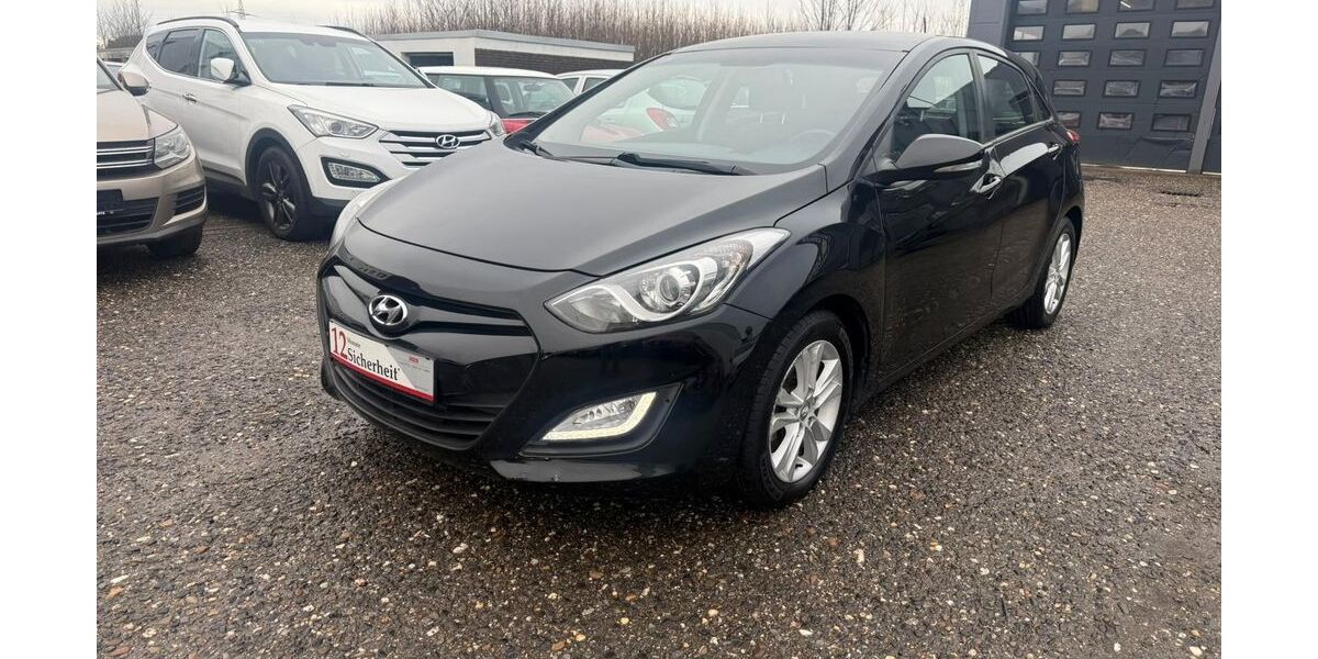 Hyundai i30 95.000 km 8.499 &euro; Kamp-Lintfort 47475