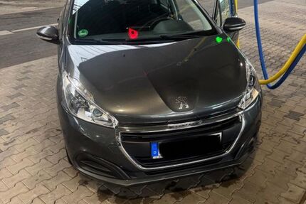 Peugeot 208 116.000 km 4.999 &euro; Grefrath 47929