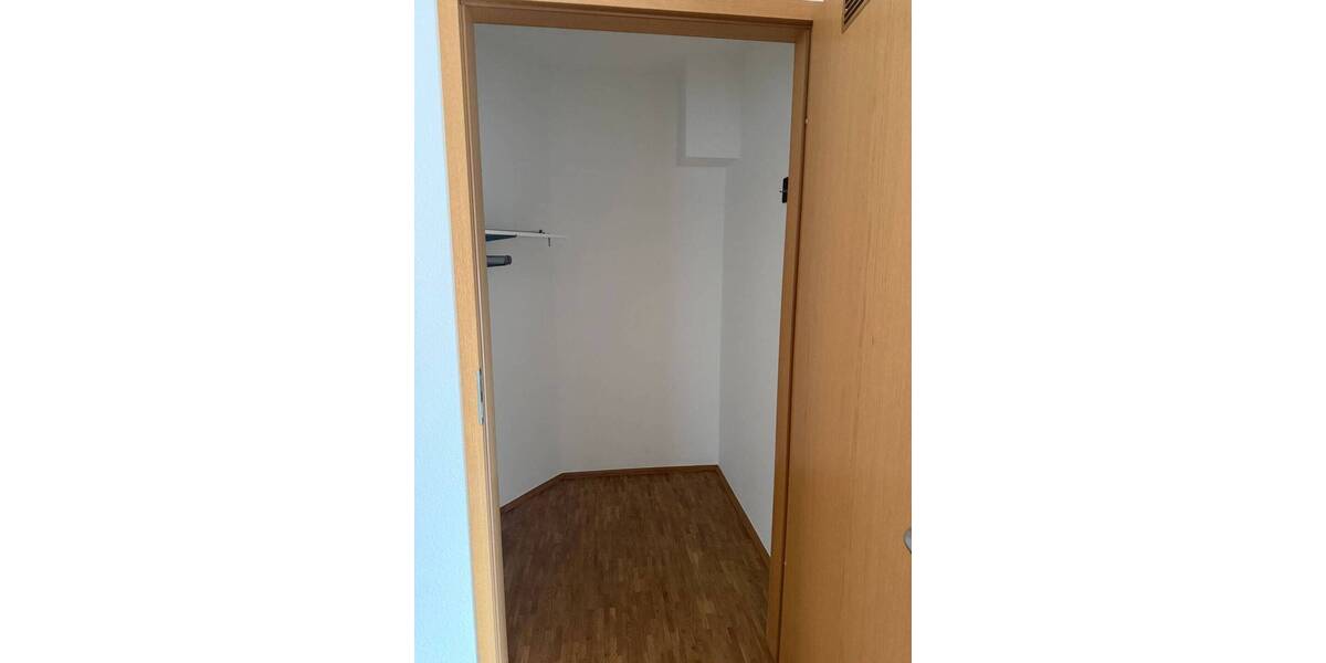 Etagenwohnung Duisburg Neudorf-Süd - 2 Zimmer, 72 m&sup2;, 730&euro; | Angebot:26834217
