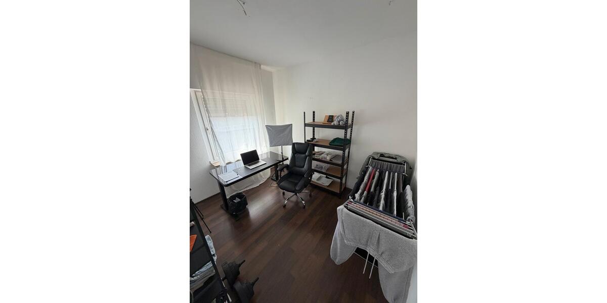 Etagenwohnung Krefeld Gellep-Stratum - 3 Zimmer, 90 m&sup2;, 1.050&euro; | Angebot:26664018