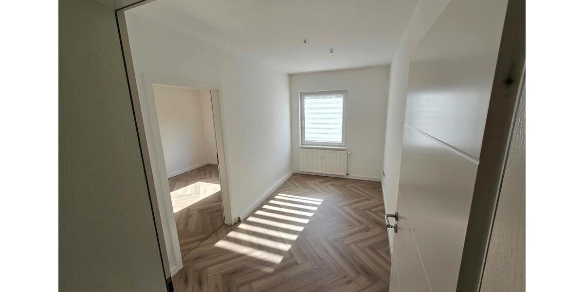 Etagenwohnung Krefeld Dießem - 4 Zimmer, 84 m&sup2;, 1.100&euro; | Angebot:27625920
