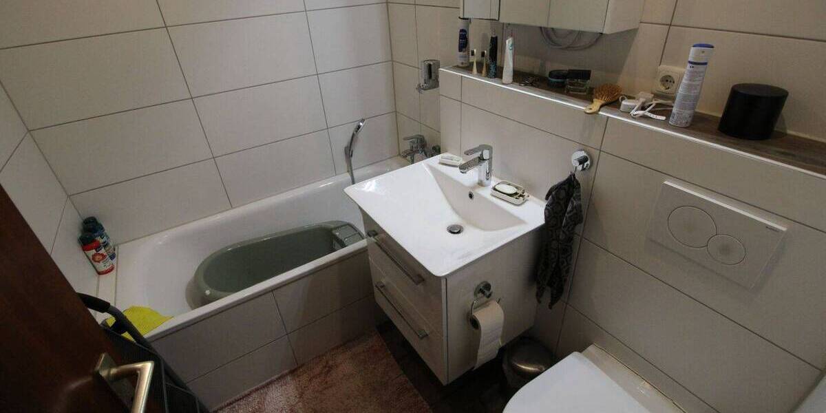 Etagenwohnung Erkrath Hochdahl - 3 Zimmer, 77 m&sup2;, 199.000&euro; | Angebot:26703530