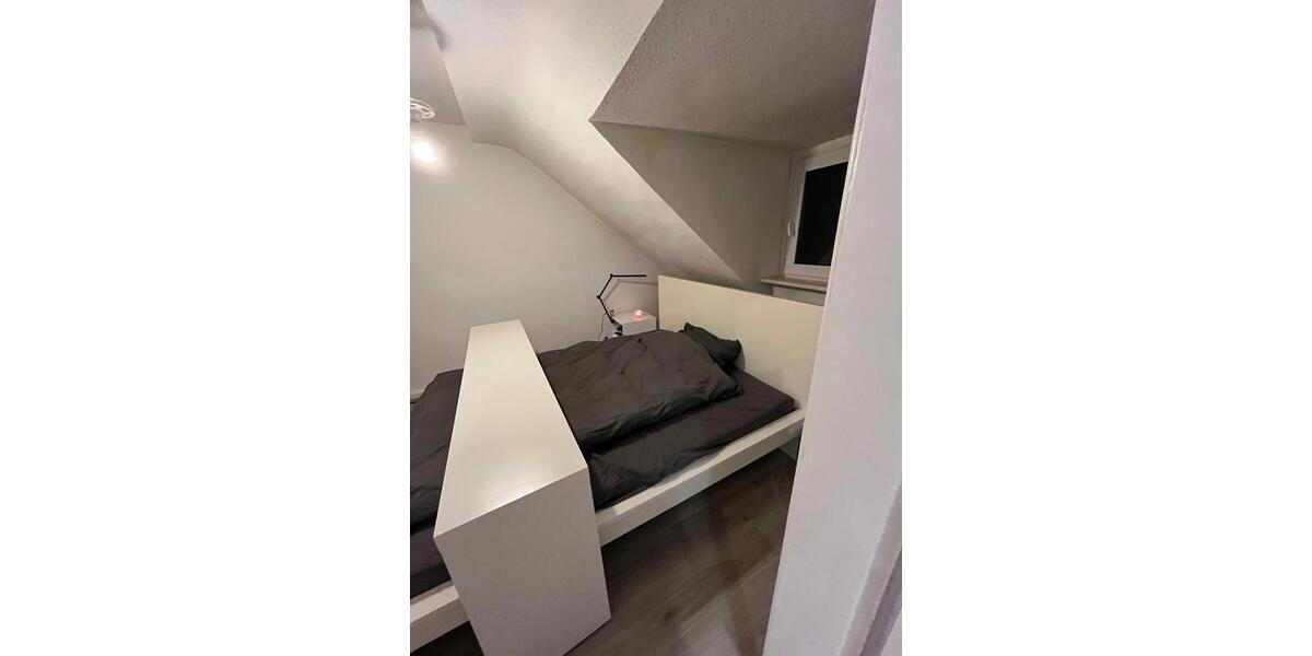 Dachgeschoßwohnung Mönchengladbach West - 3 Zimmer, 58 m&sup2;, 600&euro; | Angebot:26025022
