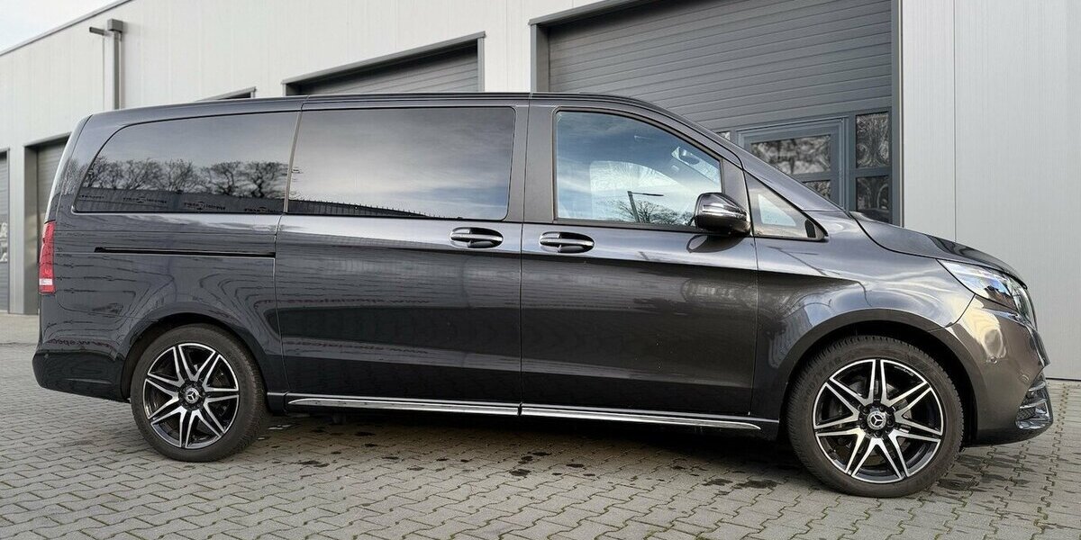 Mercedes-Benz V 300 d lang /4matic/ AMG / 8 Sitze/Pano/ El.tür 55.000 km 59.900 &euro; Mönchengladbach 41066