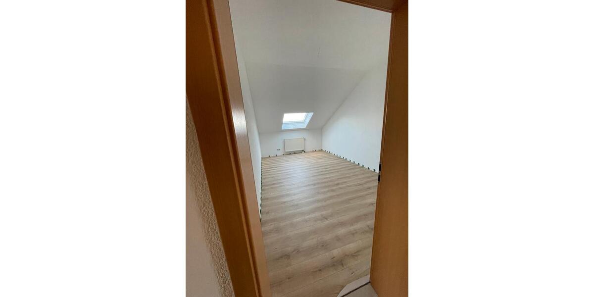 Etagenwohnung Krefeld - 4 Zimmer, 135 m&sup2;, 1.350&euro; | Angebot:26675467