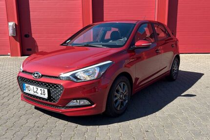 Hyundai i20 90.000 km 9.200 &euro; Kamp-Lintfort 47475