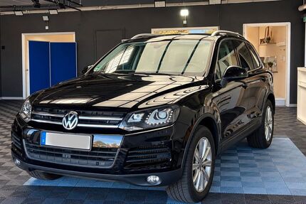 VW Touareg 330.023 km 9.590 &euro; Neuss 41462