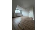 Dachgeschoßwohnung Duisburg Mittelmeiderich - 2.5 Zimmer, 78 m&sup2;, 900&euro; | Angebot:25986186