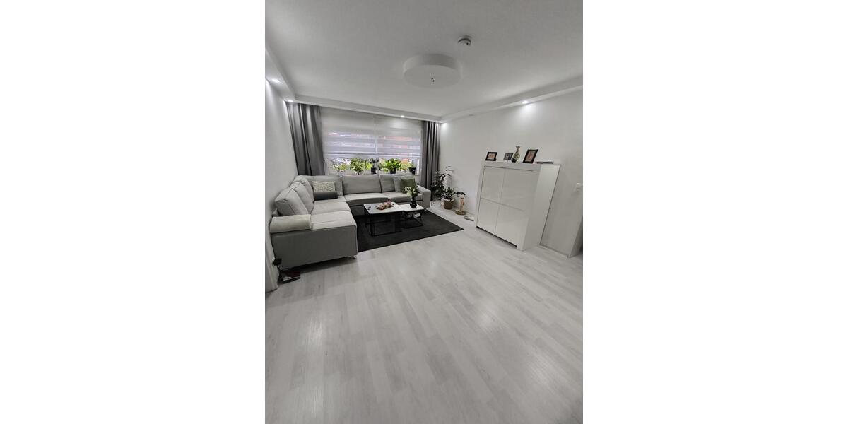Erdgeschoßwohnung Duisburg Huckingen - 4 Zimmer, 98 m&sup2;, 200.000&euro; | Angebot:26383127