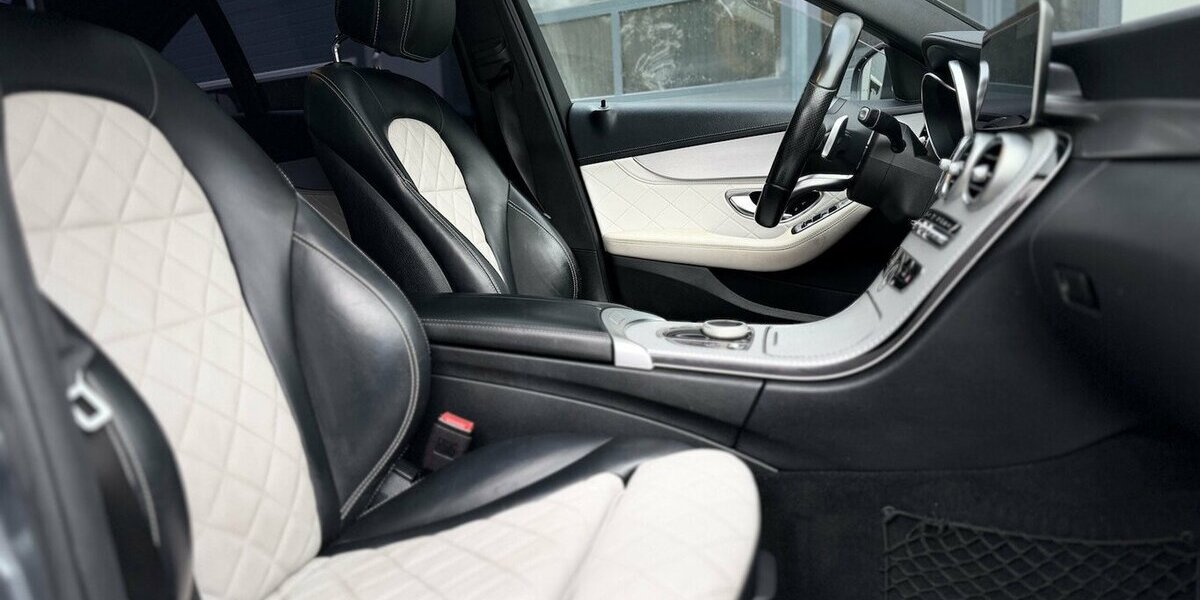 Mercedes-Benz C 220 Designo / AMG / LED / 360° Cam / Allrad 220.000 km 20.990 &euro; Mönchengladbach 41066