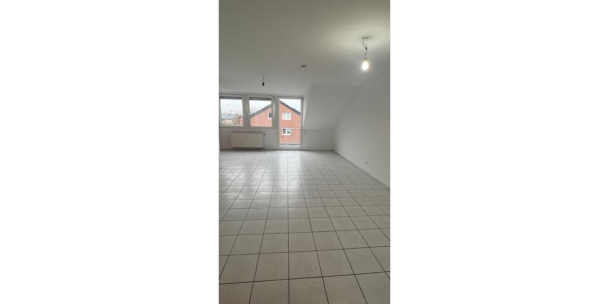 Dachgeschoßwohnung Mönchengladbach Ost - 2 Zimmer, 65 m&sup2;, 900&euro; | Angebot:25903163