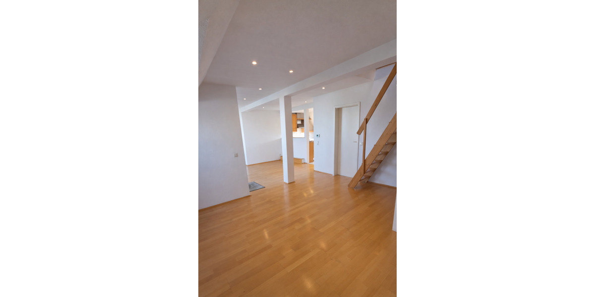 Dachgeschoßwohnung Hilden - 2.5 Zimmer, 84 m&sup2;, 1.190&euro; | Angebot:25852057